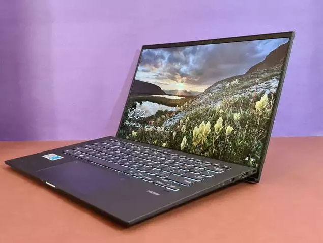 Review Asus Expert Book B9, un laptop pentru oamenii de afaceri